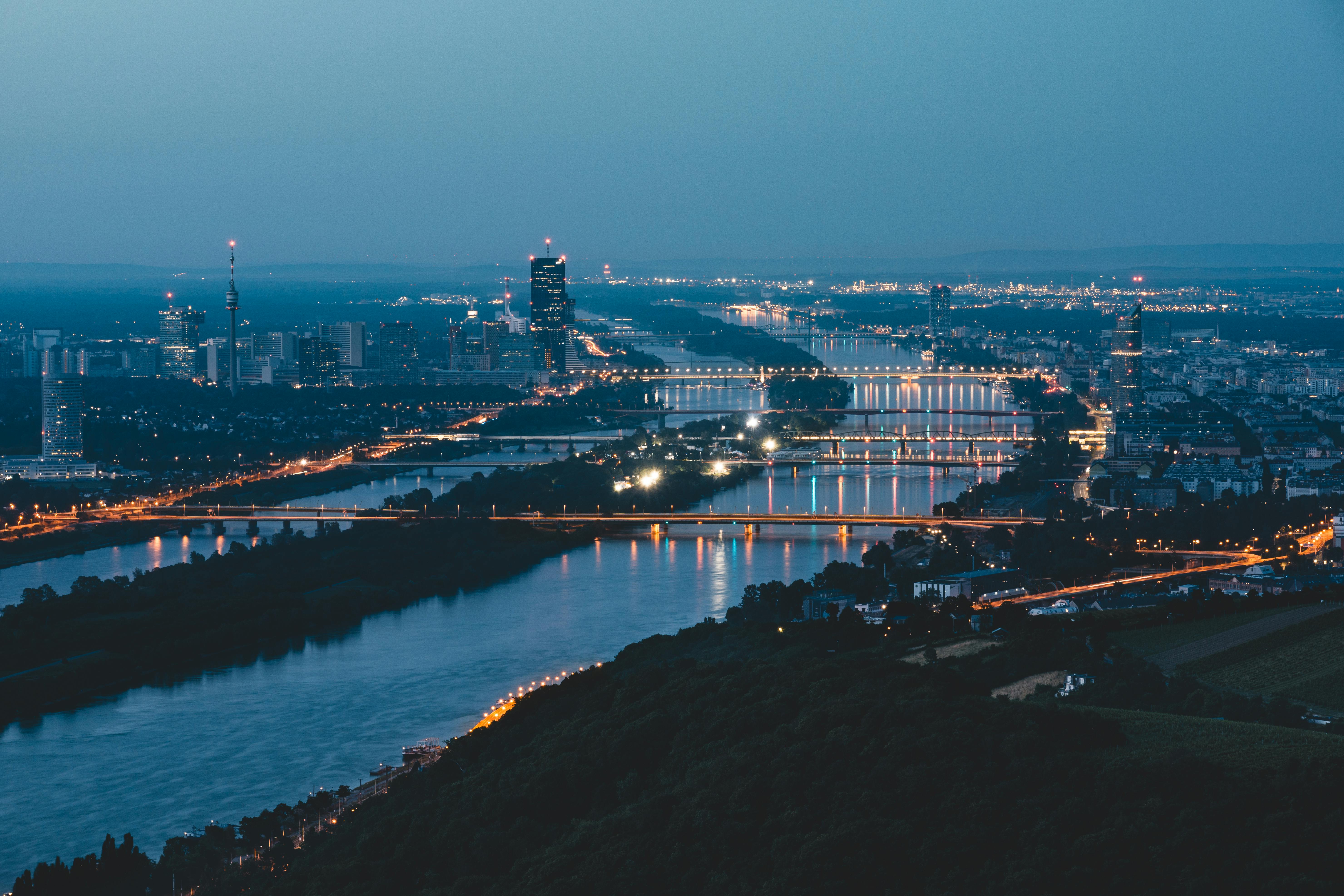 Skyline der Donau City, Wien, Österreich © Maximilian Jähnichen/Pexels